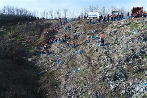 İ­s­t­a­n­b­u­l­­d­a­k­i­ ­ç­ö­p­ ­d­a­ğ­ı­ ­t­e­m­i­z­l­e­n­d­i­
